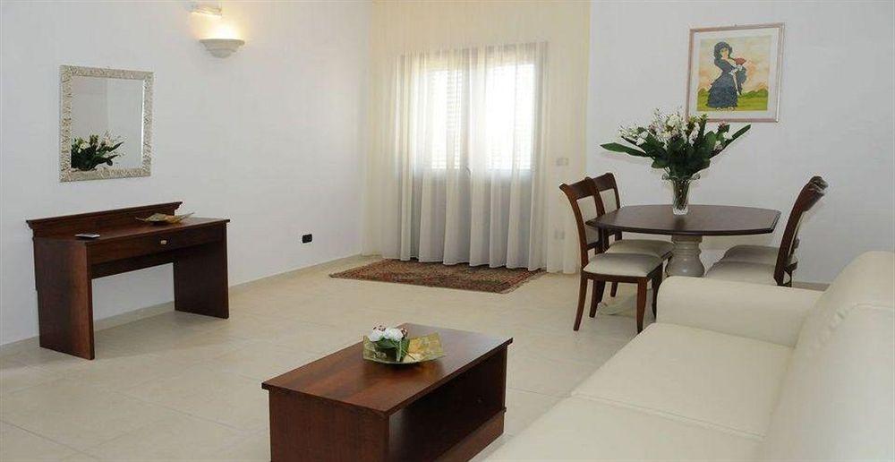 סנט'איזידורו Agri Hotel Conte Salentino מראה חיצוני תמונה