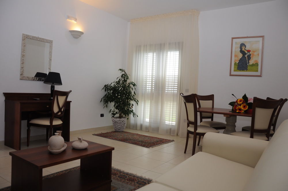 סנט'איזידורו Agri Hotel Conte Salentino מראה חיצוני תמונה